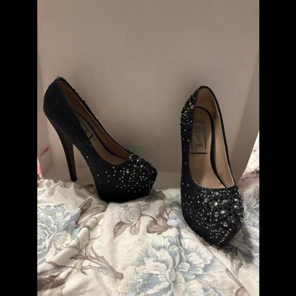 Shoes - Sparkling Elegance: Step into the Night with Glittery Black High Heels!